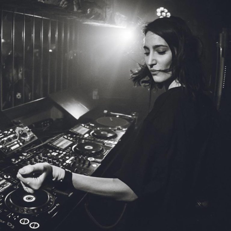 6 Facts About Techno Phenomenon Amelie Lens You Didn't Know! EDMLI