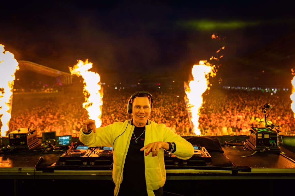 Tiësto Signs A Worldwide Deal With Atlantic Records EDMLI