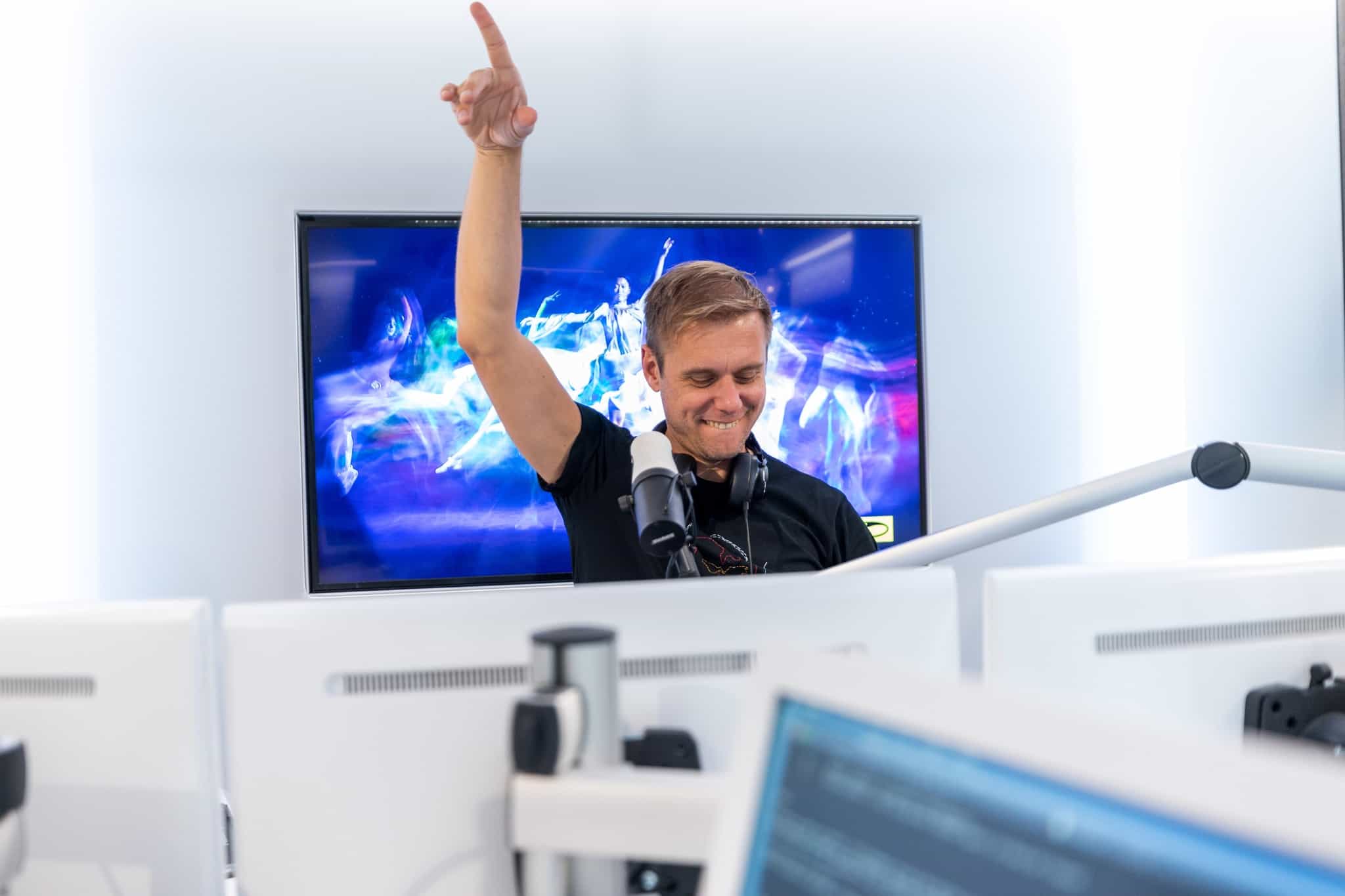 Armin van Buuren Rounds Off 2021 With A Special ASOT Episode EDMLI